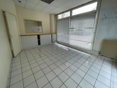 Acheter Local commercial Joue-les-tours 234360 euros