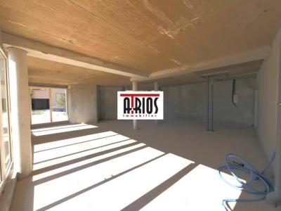 Louer Local commercial 101 m2 Hyeres