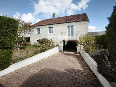 For sale Mayenne 5 rooms 87 m2 Mayenne (53100) photo 0