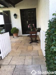 Louer Appartement Charbonnieres-les-bains 480 euros