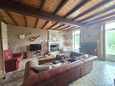 For sale Eglises-d'argenteuil 5 rooms 145 m2 Charente maritime (17400) photo 2