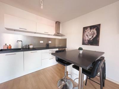 For sale Nantes 3 rooms 68 m2 Loire atlantique (44000) photo 2