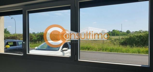 Louer Commerce 224 m2 Izon