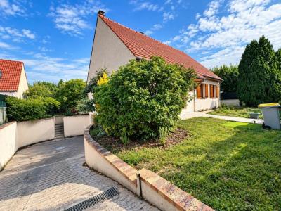 For sale Clayes-sous-bois 6 rooms 130 m2 Yvelines (78340) photo 0
