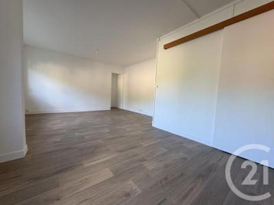 For rent Pont-sainte-maxence 2 rooms 43 m2 Oise (60700) photo 3