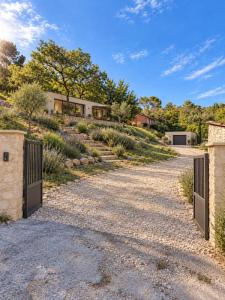 For sale Roque-d'antheron 705 m2 Bouches du Rhone (13640) photo 1