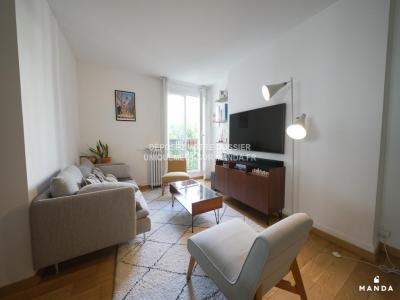 Louer Appartement 55 m2 Paris-20eme-arrondissement