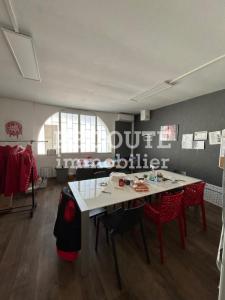 Louer Commerce Saint-brice-courcelles 11520 euros