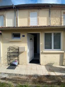 For rent Saint-yzan-de-soudiac 80 m2 Gironde (33920) photo 0