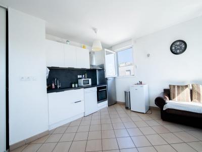 For sale Vaulx-en-velin 3 rooms 64 m2 Rhone (69120) photo 3