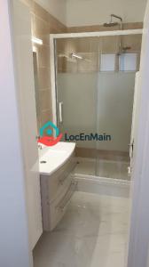 For rent Courbevoie 2 rooms 37 m2 Hauts de Seine (92400) photo 4