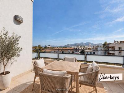 For sale Marseille-8eme-arrondissement 2 rooms 45 m2 Bouches du Rhone (13008) photo 0