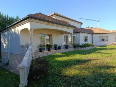 For sale Noidans-les-vesoul 6 rooms 230 m2 Haute saone (70000) photo 0