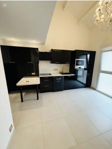 For sale PROCHE CENTRE VILLE 10 rooms 450 m2 Vaucluse (84150) photo 3