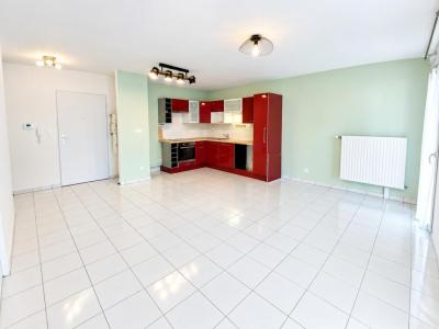 Louer Appartement 44 m2 Lyon-8eme-arrondissement