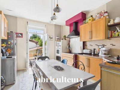 For sale Saintes 5 rooms 90 m2 Charente maritime (17100) photo 3