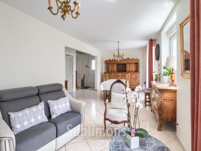 For sale Vannes 9 rooms 147 m2 Morbihan (56000) photo 3