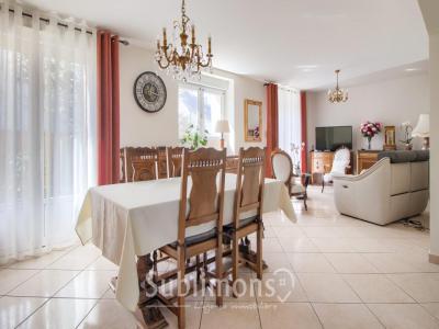 For sale Vannes 9 rooms 147 m2 Morbihan (56000) photo 4