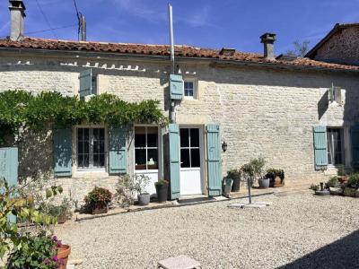 For sale 5 rooms 163 m2 Charente (16460) photo 0