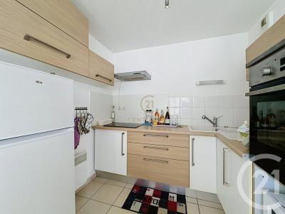 For sale Grigny 3 rooms 63 m2 Rhone (69520) photo 2