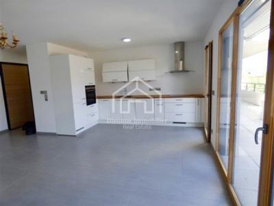 Louer Appartement Divonne-les-bains 2250 euros