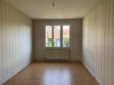 Louer Appartement Saint-yrieix-la-perche 456 euros