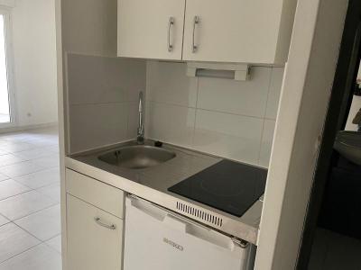 Louer Appartement 28 m2 Nimes