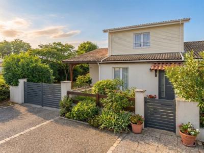 For sale 6 rooms 117 m2 Gironde (33600) photo 0