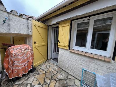 For sale 3 rooms 71 m2 Herault (34210) photo 1