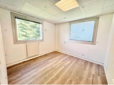 Louer Bureau Bihorel 8192 euros