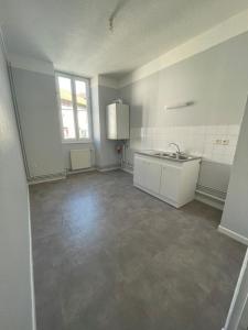 Annonce Location 4 pi�ces Appartement Montreal-la-cluse 01