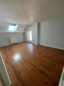 Louer Appartement Montreal-la-cluse 702 euros
