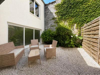 For sale Rochelle 4 rooms 85 m2 Charente maritime (17000) photo 0
