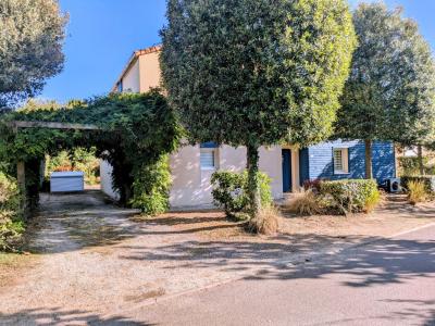 For sale 5 rooms 97 m2 Vendee (85180) photo 2