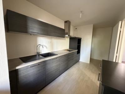 For sale Angers 3 rooms 67 m2 Maine et loire (49000) photo 2