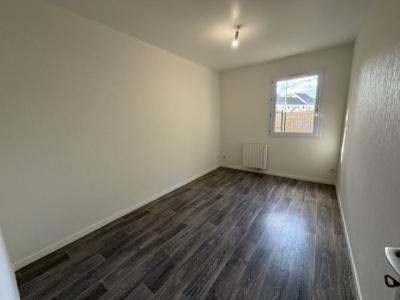 For sale Angers 3 rooms 67 m2 Maine et loire (49000) photo 4