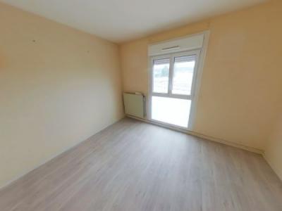 Louer Appartement 74 m2 Saint-amand-montrond