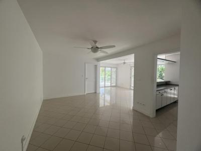 Louer Appartement 94 m2 Fort-de-france