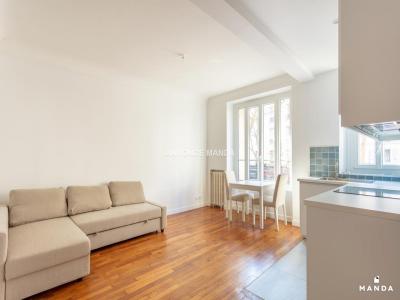 For rent Paris-18eme-arrondissement 2 rooms 38 m2 Paris (75018) photo 0