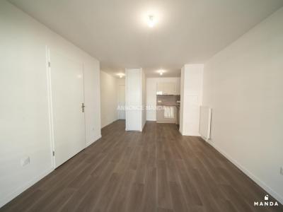 Louer Appartement Blanc-mesnil 990 euros