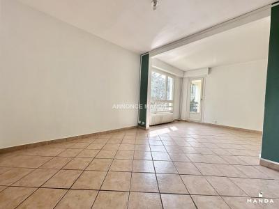 For rent Bagneux 5 rooms 91 m2 Hauts de Seine (92220) photo 4