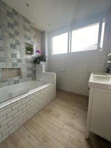 For sale Fontaine Fontaine 6 rooms 224 m2 Isere (38600) photo 2