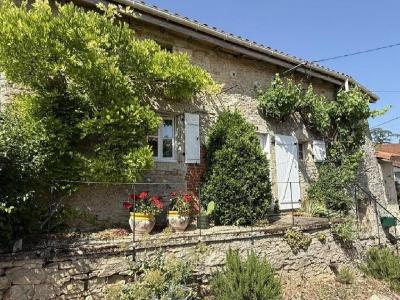 For sale 4 rooms 100 m2 Charente (16700) photo 0