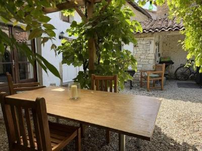 For sale 4 rooms 100 m2 Charente (16700) photo 4
