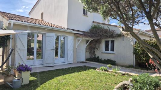 For sale 7 rooms 155 m2 Herault (34130) photo 0