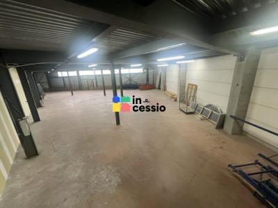 Louer Commerce 780 m2 Mans