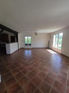 For rent Revel 5 rooms 170 m2 Haute garonne (31250) photo 2