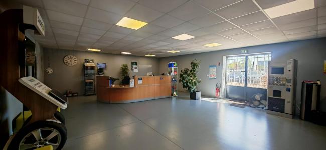 Acheter Local commercial Chapelle-saint-luc 250000 euros