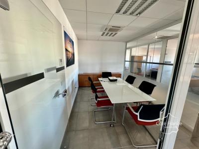 Louer Bureau 170 m2 Saint-aunes