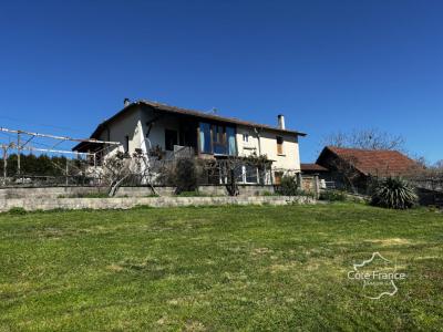 For sale Maurs 6 rooms 130 m2 Cantal (15600) photo 0